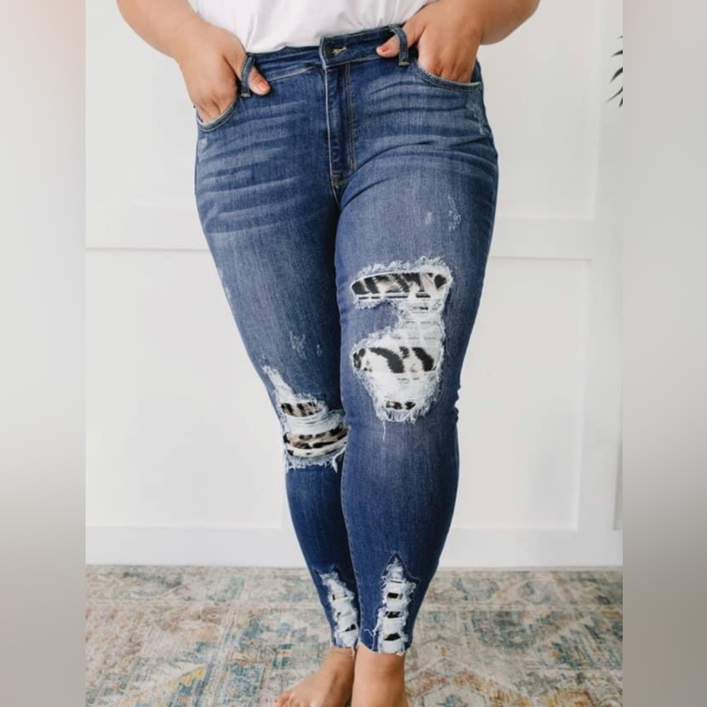 MAKE AN OFFER Destroyed stretch jeans